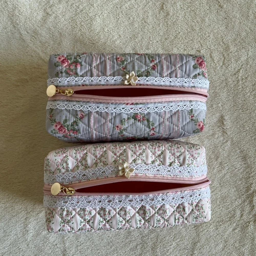 makeup/skincare bag - Picture 2 of 6